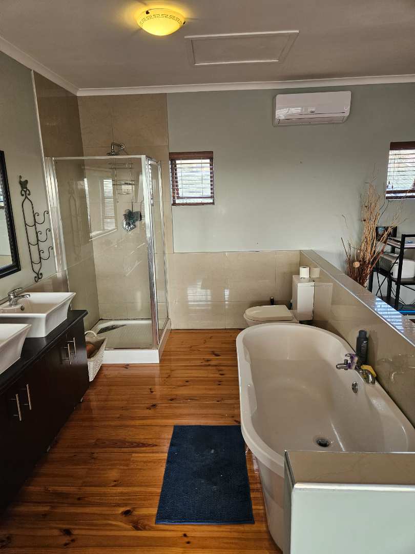 4 Bedroom Property for Sale in Kamma Heights Eastern Cape